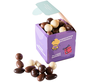 Noisettes et amandes chocolatées, cube kraft personnalisé, Chocolaterie de Marlieu